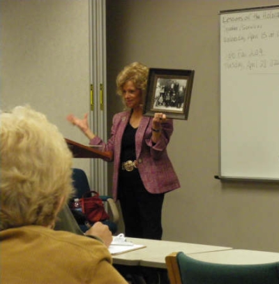 Renate Frydman spoke at the Englewood campus about her experience during the holocaust.       photo by Frank Coleman